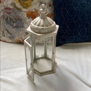 White antiqued lantern